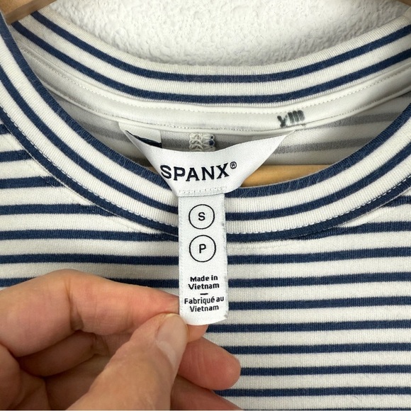 Evereve SPANX The AirEssentials Air Essentials Stripe T-shirt Maxi Dress Small - Picture 6 of 9